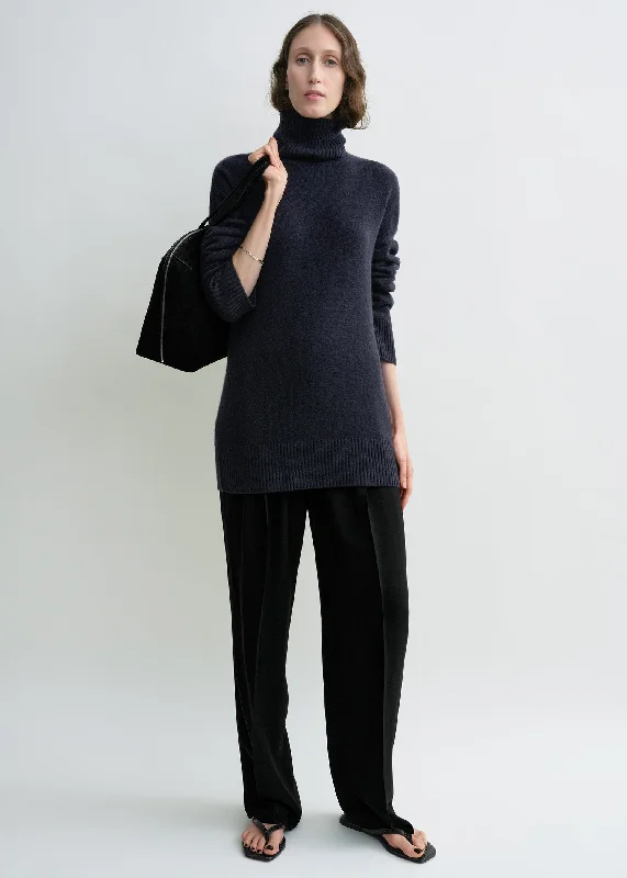 Men's Sweaters with Appliqué DetailsCashmere turtleneck navy