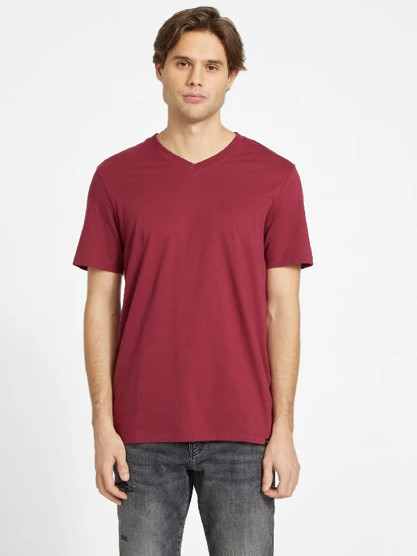 Classic Men's Button-Up ShirtsBrisa V-Neck Tee