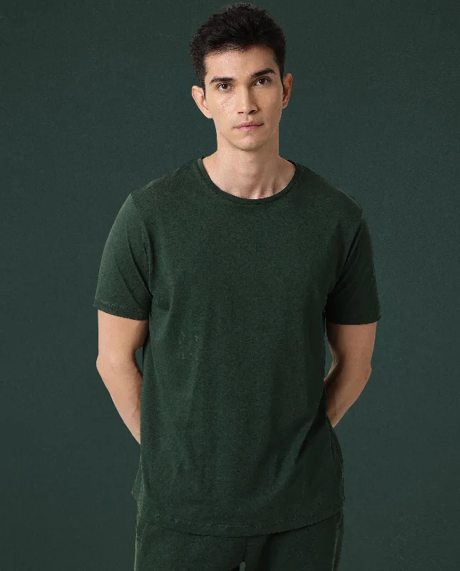 Men's Shirts with Hidden PocketsRare Rabbit Articale Men's Caxel Mountain Green Crew Neck Offset Branded T-shirt Men's Shirts with Hidden PocketsRare Rabbit Articale Men's Caxel Mountain Green Crew Neck Offset Branded T-shirt