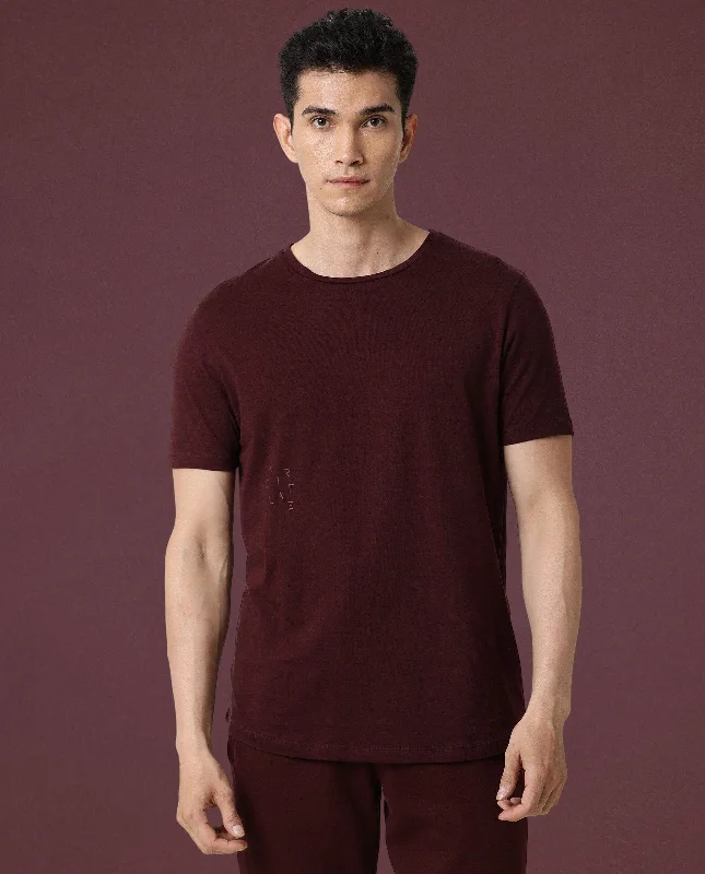 Men's Shirts with Embroidered DesignsRare Rabbit Articale Men's Caxel Burnt Prune Crew Neck Offset Brand Print Half Sleeves T-shirt Men's Shirts with Embroidered DesignsRare Rabbit Articale Men's Caxel Burnt Prune Crew Neck Offset Brand Print Half Sleeves T-shirt