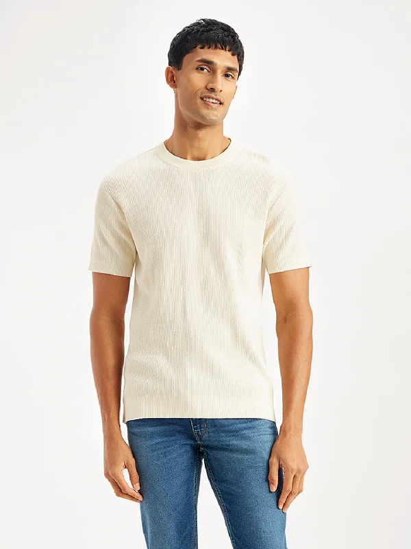 Men's Shirts with Belt AttachmentsMen's Textured Slim Fit T-Shirt