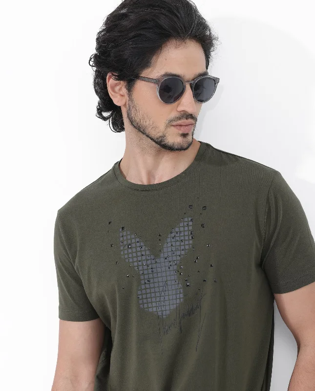 Men's Shirts with Wingtip CollarsRare Rabbit Articale Mens Del Olive Cotton Polyester Fabric Short Sleeve Crew Neck Regular Fit Printed T-Shirt Men's Shirts with Wingtip CollarsRare Rabbit Articale Mens Del Olive Cotton Polyester Fabric Short Sleeve Crew Neck Regular Fit Printed T-Shirt