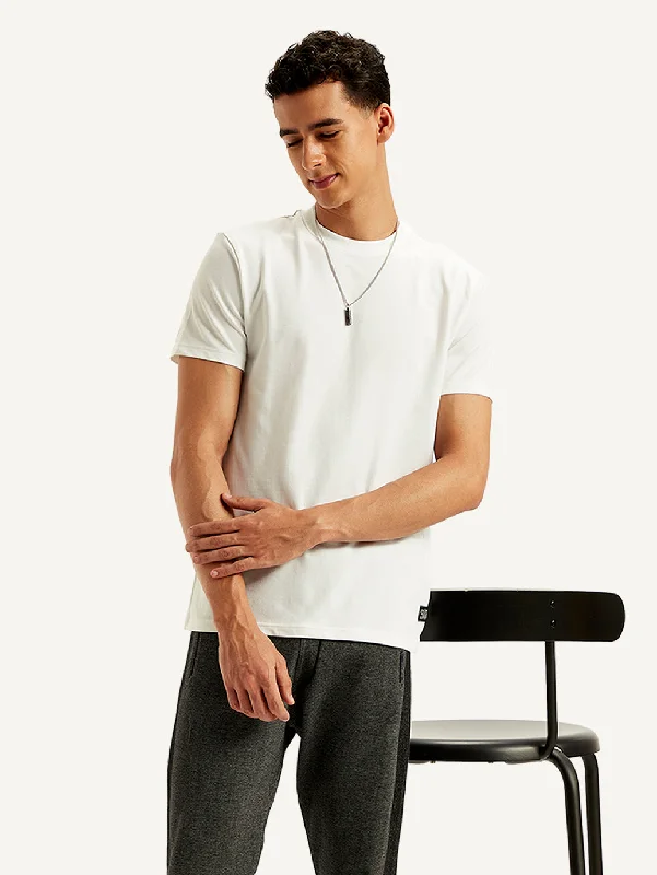 Men's Short-Sleeved ShirtsMen's Solid Regular Fit T-Shirt