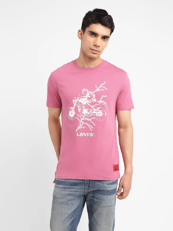 Men's Shirts with Surplice HemlinesMen's Graphic Slim Fit T-shirt