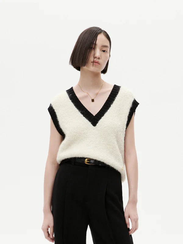 Men's Sweaters with Patch PocketsContrast Detail Knit Vest