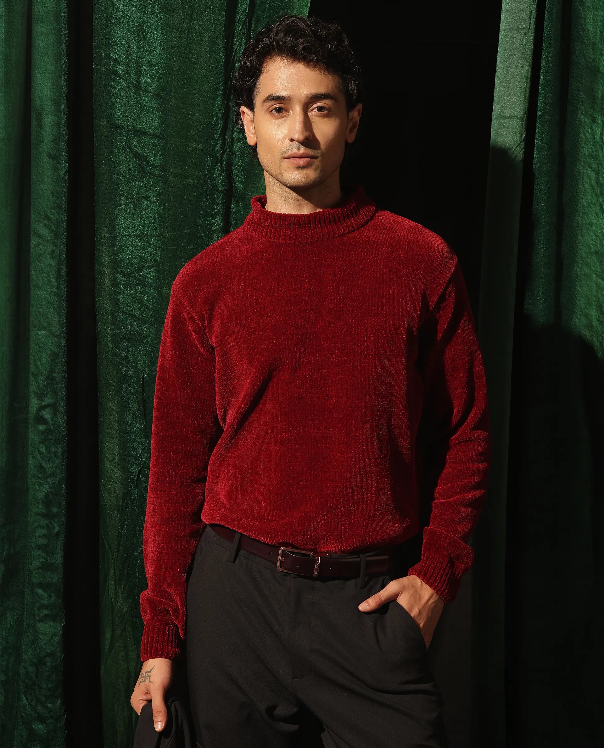 Men's Sweaters with Built-In ScarvesRare Rabbit Men's Chens Red Chenille Fabric Full Sleeve Regular Fit Crew Neck Textured Sweater Men's Sweaters with Built-In ScarvesRare Rabbit Men's Chens Red Chenille Fabric Full Sleeve Regular Fit Crew Neck Textured Sweater